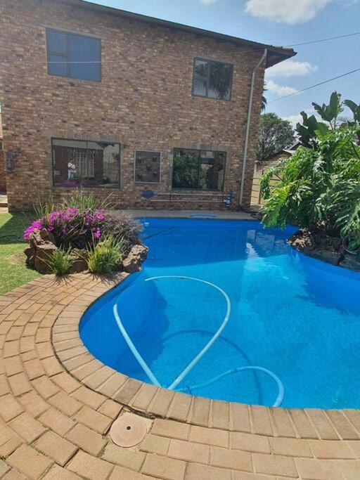 Ferienwohnung Funky Dot Sleeping Spot Kempton Park Exterior foto